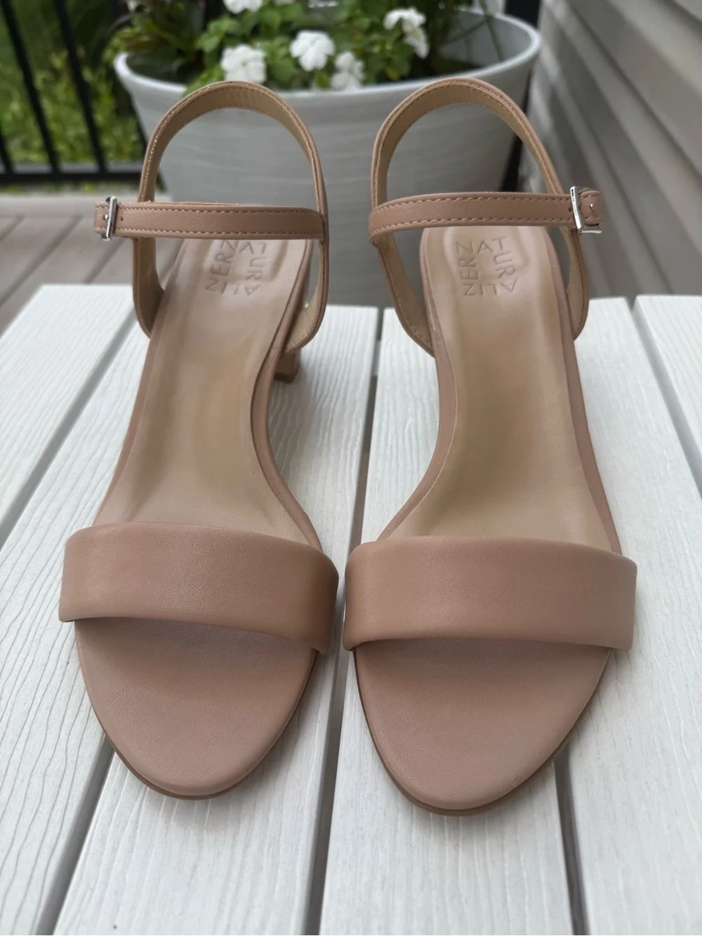 Naturalizer Women’s Nude Slingback Sandals Excellent condition! - Size 9M